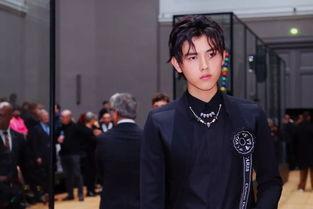 娱乐吃瓜君陈飞宇路透,娱乐吃瓜君带你揭秘幕后花絮